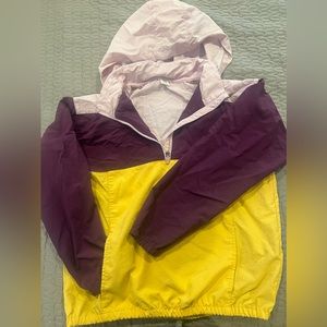 🛍️🛍️BUNDLE 3 for $20🛍️🛍️ Old navy girls wind breaker
